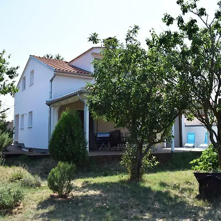 Ana's Garden Holiday *