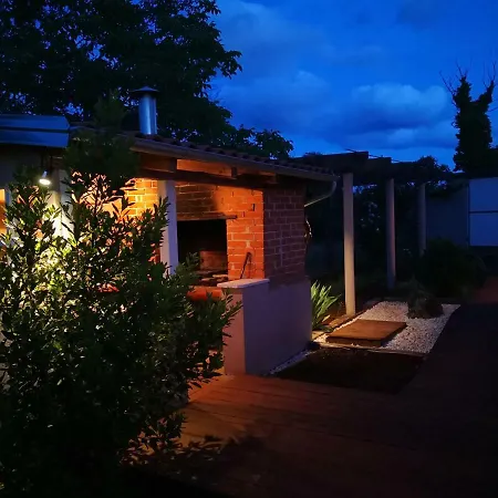 Ana's Garden Holiday Ferienhaus Pula