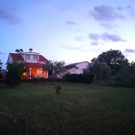 Ana's Garden Holiday Holiday home Pula